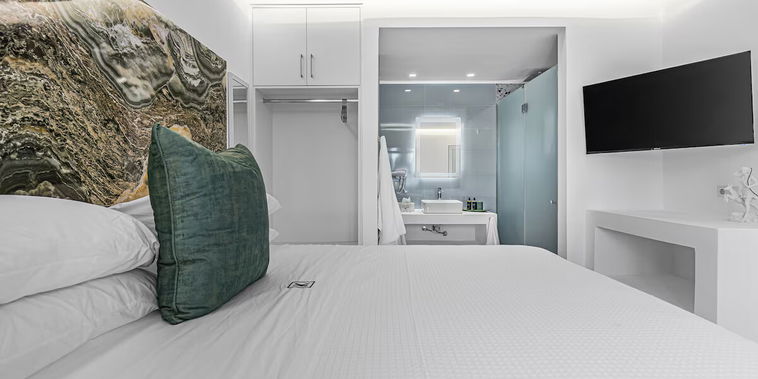 7 Ares Bedroom Ensuite. A groundfloor peaceful retreat with garden views 🌿