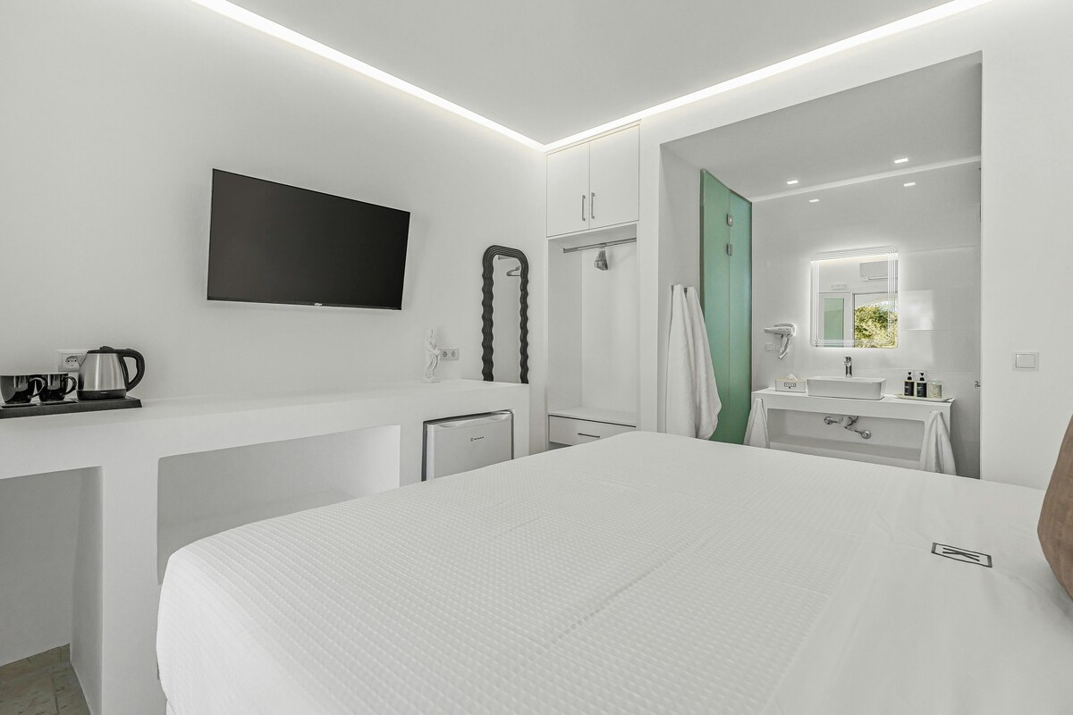 10 Apollo Schlafzimmer mit eigenem Bad. Entspannen Sie stilvoll und komfortab...