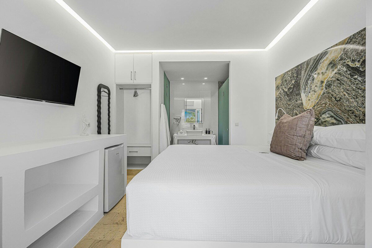 Unwind in the Demetra Room at Villa K Hotel - an elegant double room 🌿