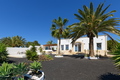 Villa in Bestlage von Puerto Calero - nur wenige Meter vom Meer entfernt