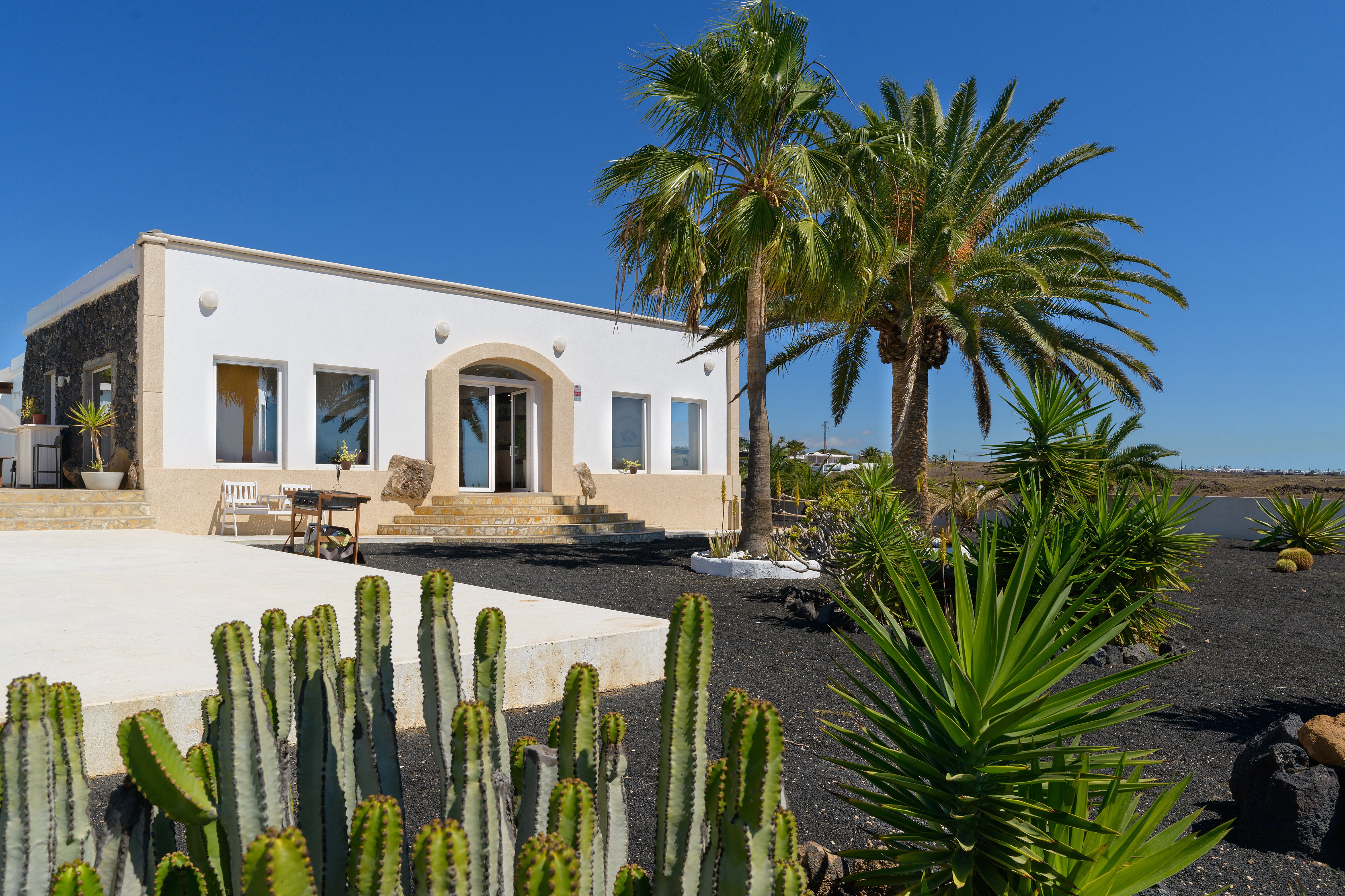 Villa in Bestlage von Puerto Calero - nur wenige Meter vom Meer entfernt