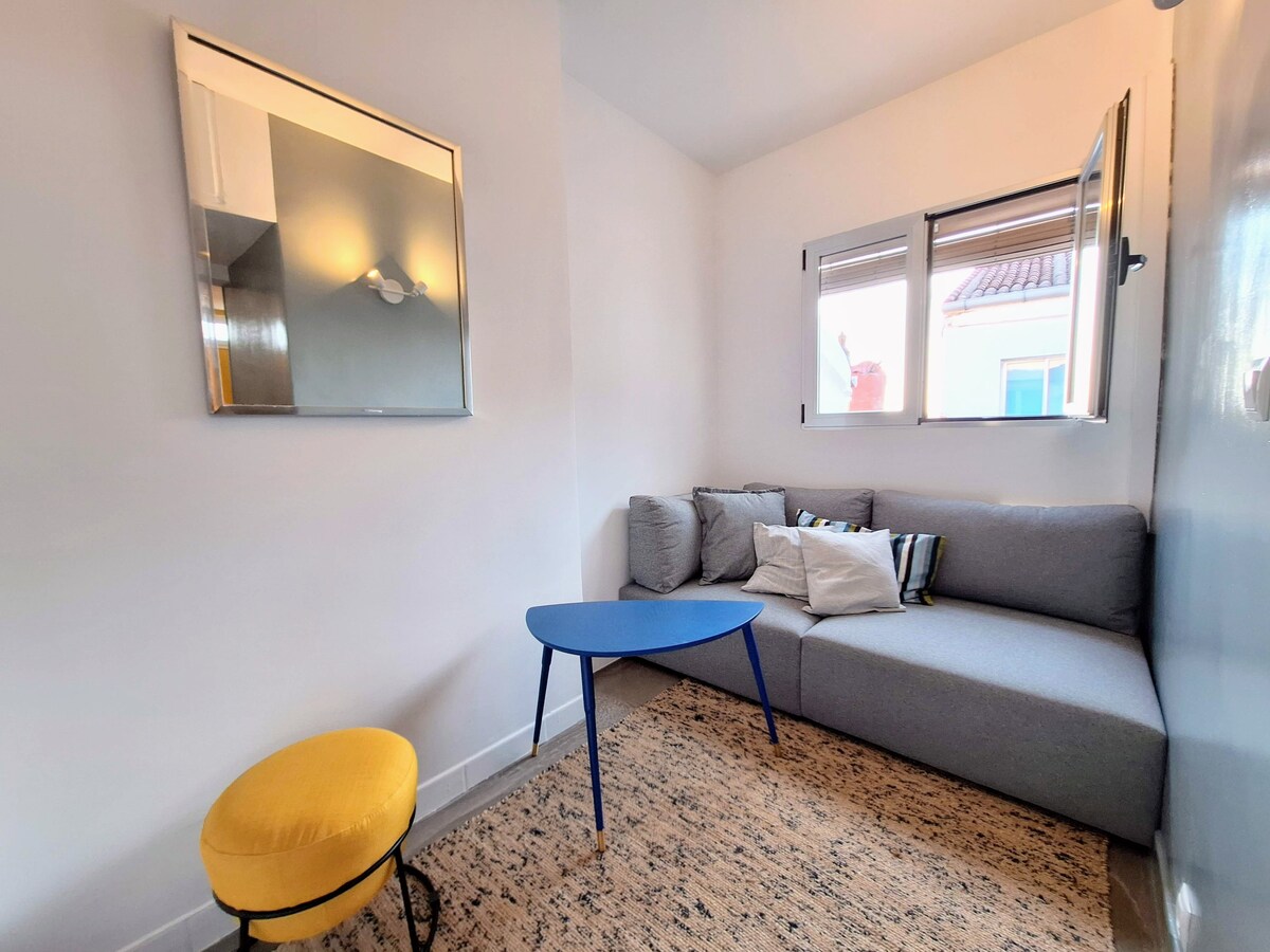 Renovated 3bd apt in La Latina, monthly rental