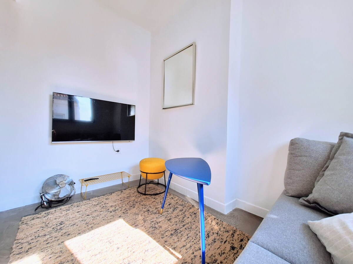 Renovated 3bd apt in La Latina, monthly rental