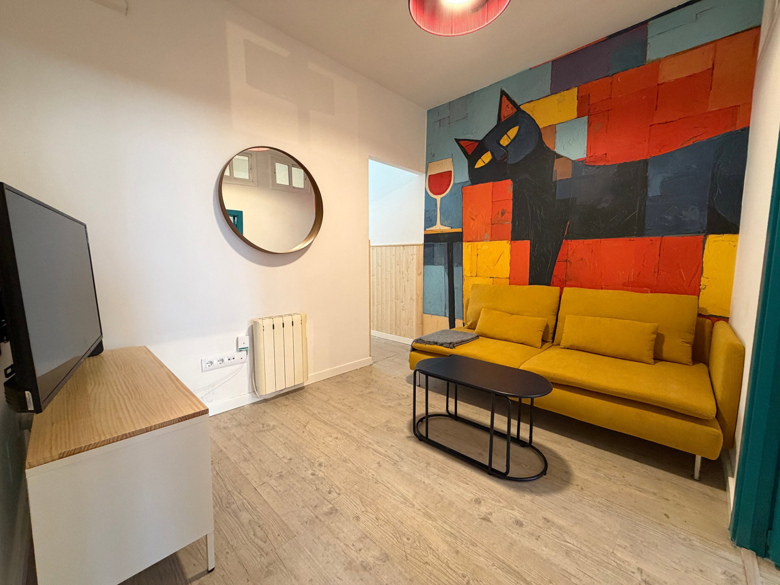Fully equipped renovated 3 bedrooms apartment in the historical center of Madrid