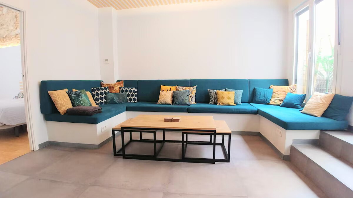 Apartment in Madrid city centre, 5 bedrooms (8 beds, 4 bathrooms). Museums area.