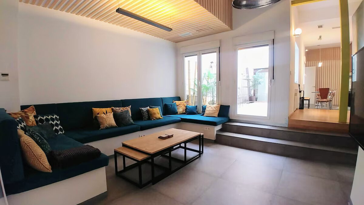 Apartment in Madrid city centre, 5 bedrooms (8 beds, 4 bathrooms). Museums area.