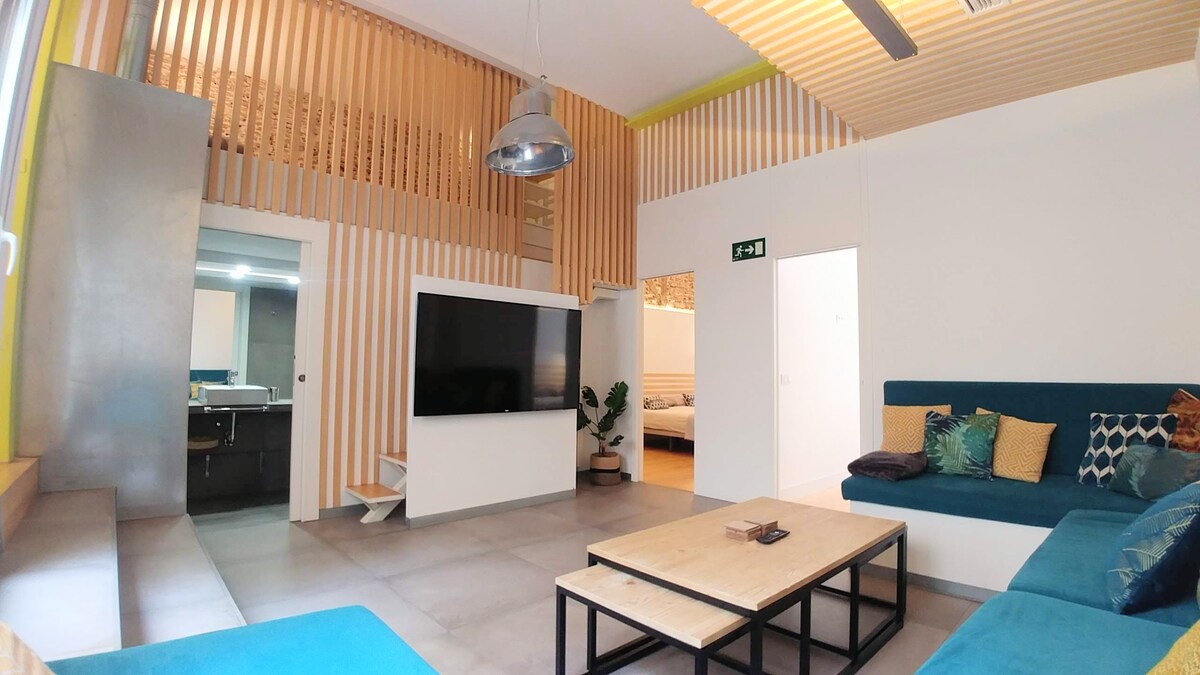 Apartment in Madrid city centre, 5 bedrooms (8 beds, 4 bathrooms). Museums area.