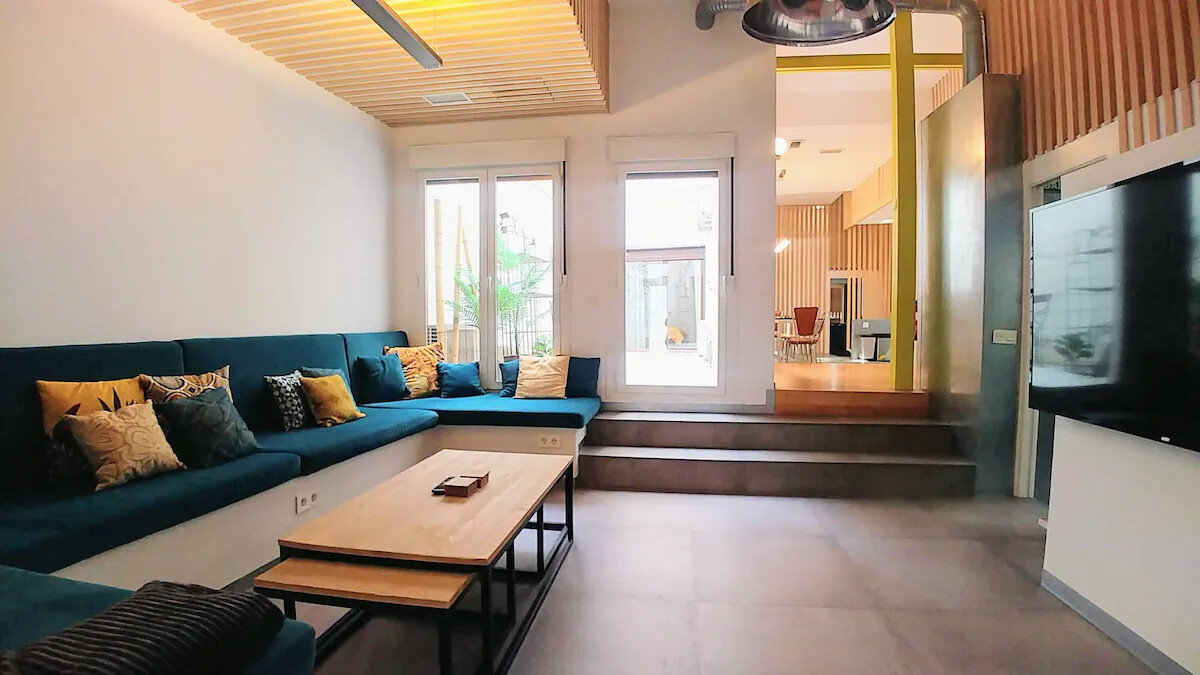 Apartment in Madrid city centre, 5 bedrooms (8 beds, 4 bathrooms). Museums area.