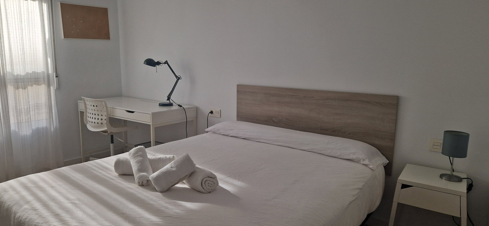 Private apartment /2 rooms with 2 baths in Valencia City!