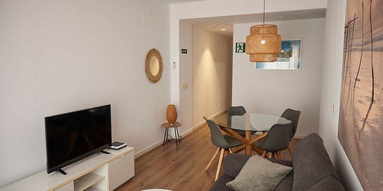 Double private apartment 2 rooms 2 bath & sunny terrace.