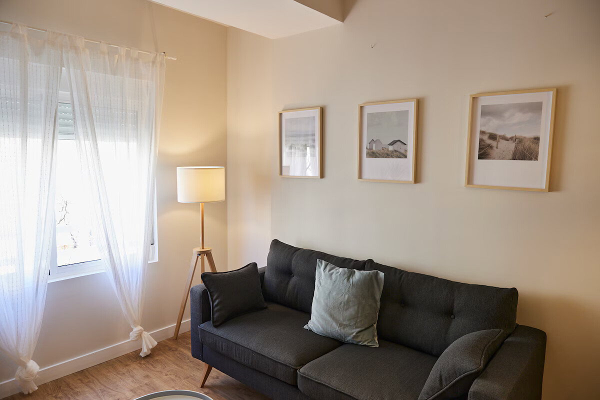 Chic 2BR/2BA Flat | Walk to City Center, VALENCIA ★