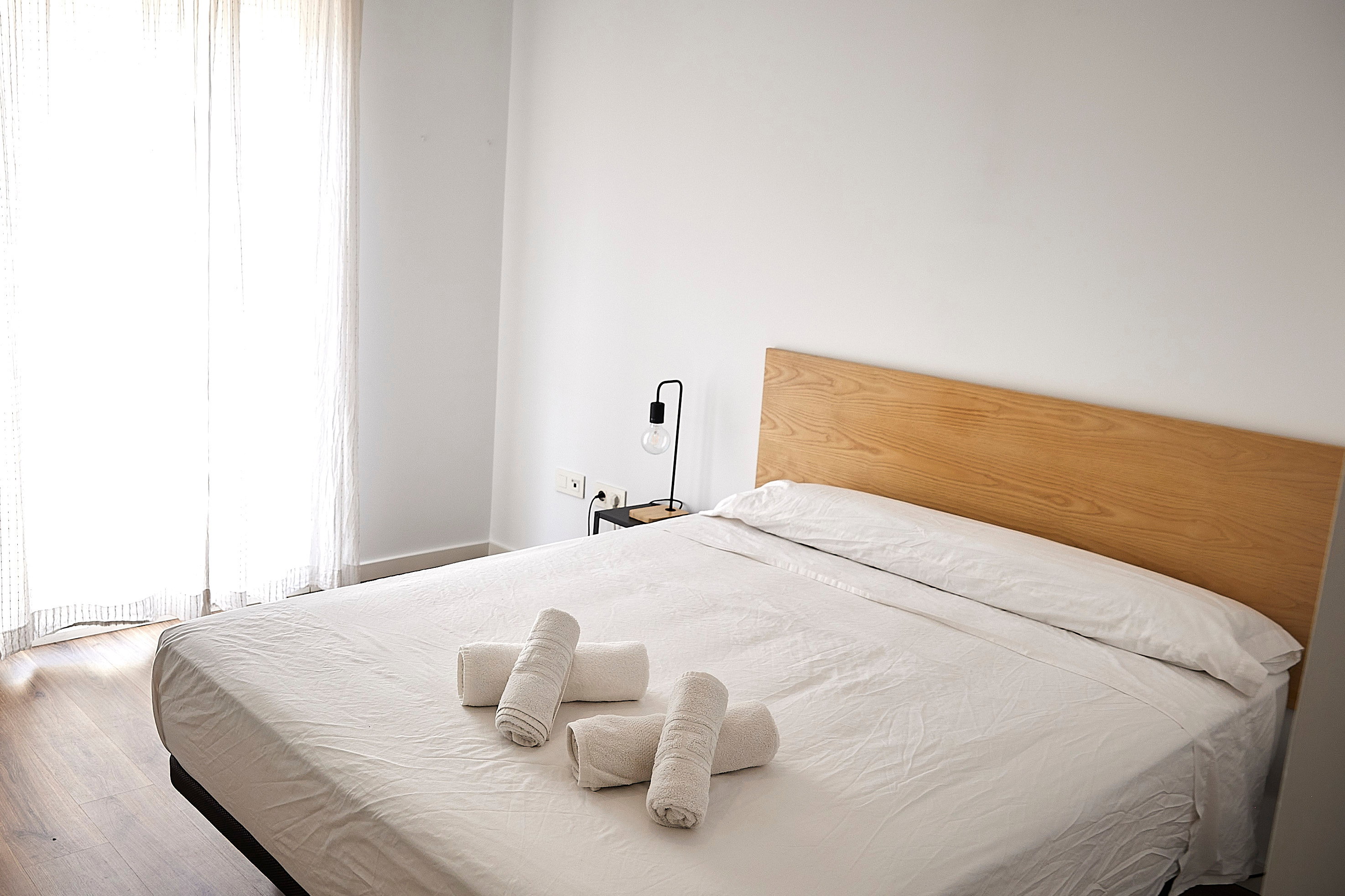 Apartment with Terrace 2bedrooms & 2 bath VALENCIA ★ & Walk to City Center!