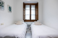 roomsBed