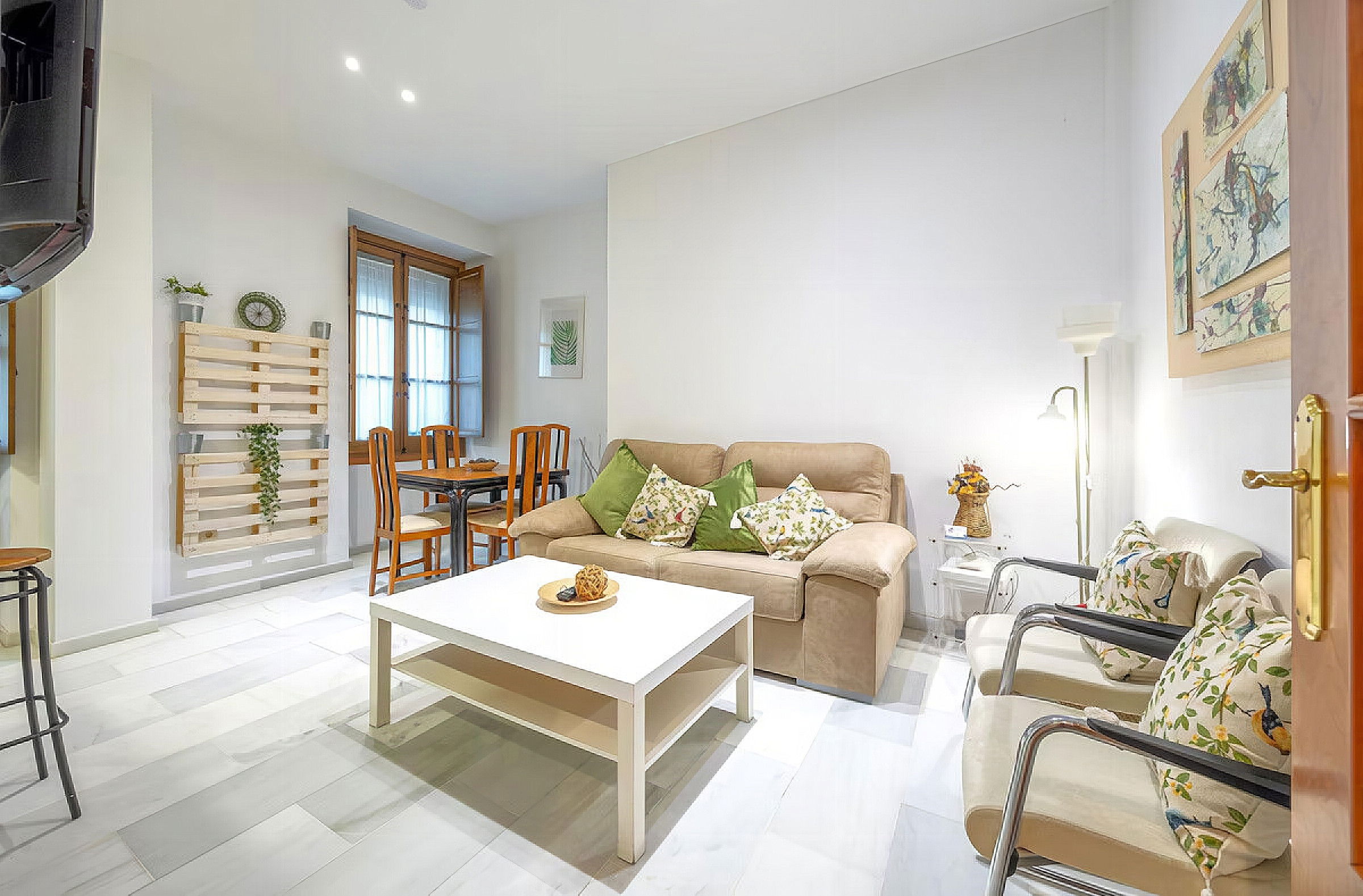 Salón común / sala de televisión, TV y multimedia, Communal lounge/ TV room, TV and multimedia