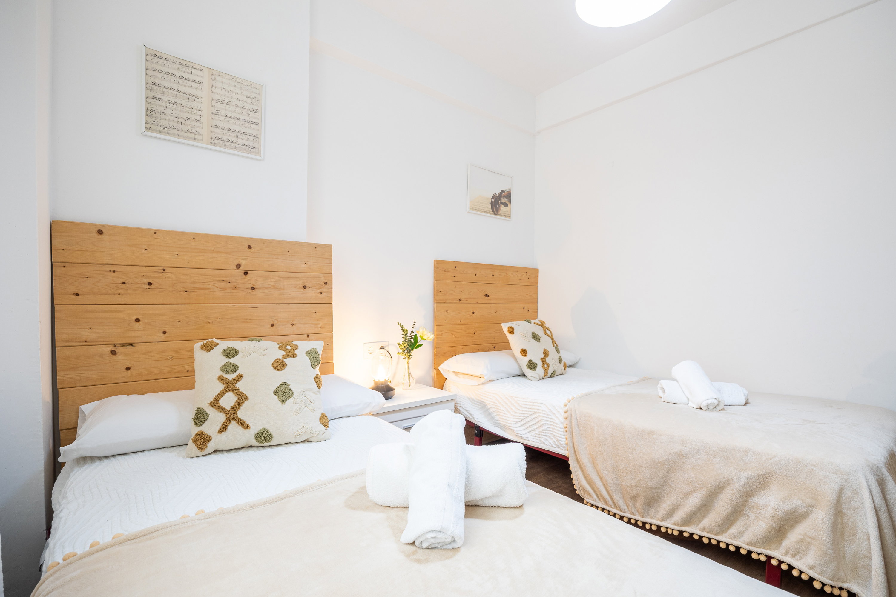 Second bedroom with two single beds