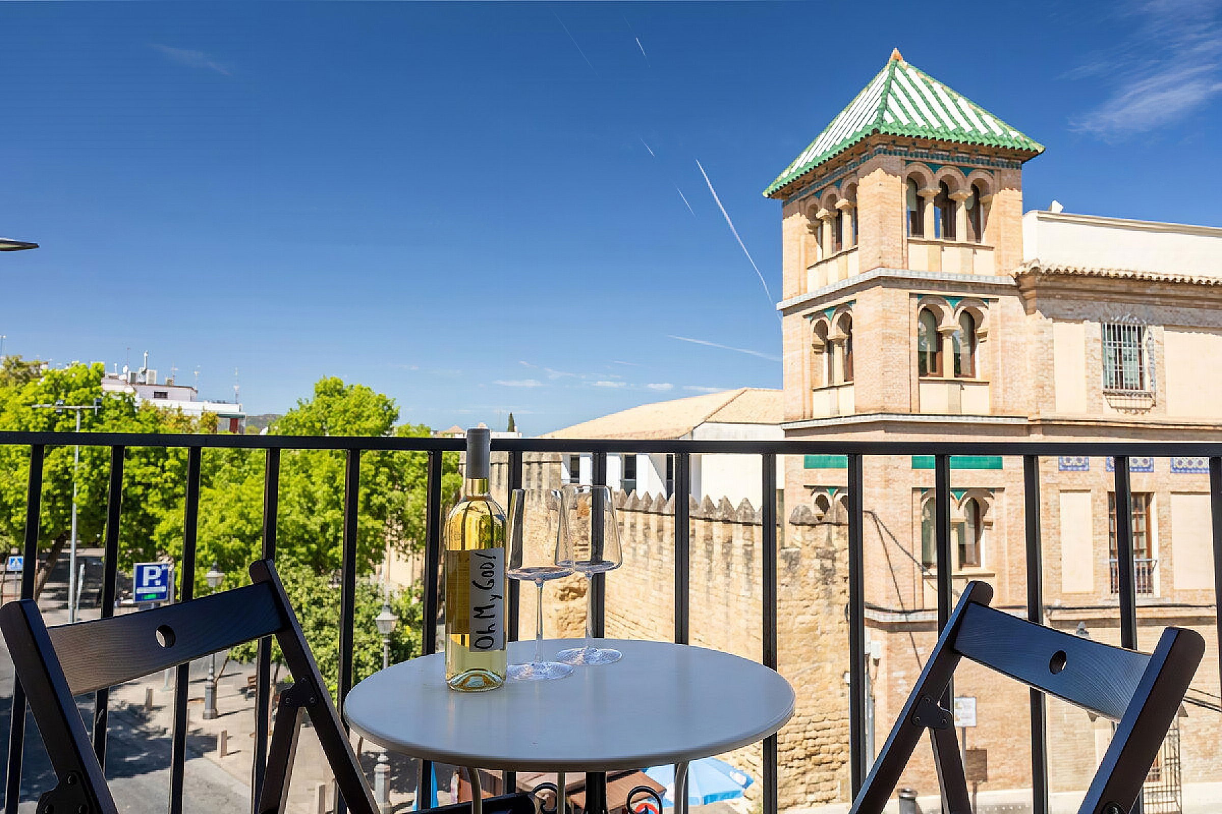 Punto de referencia cercano, Balcón / terraza, Nearby landmark, Balcony/Terrace