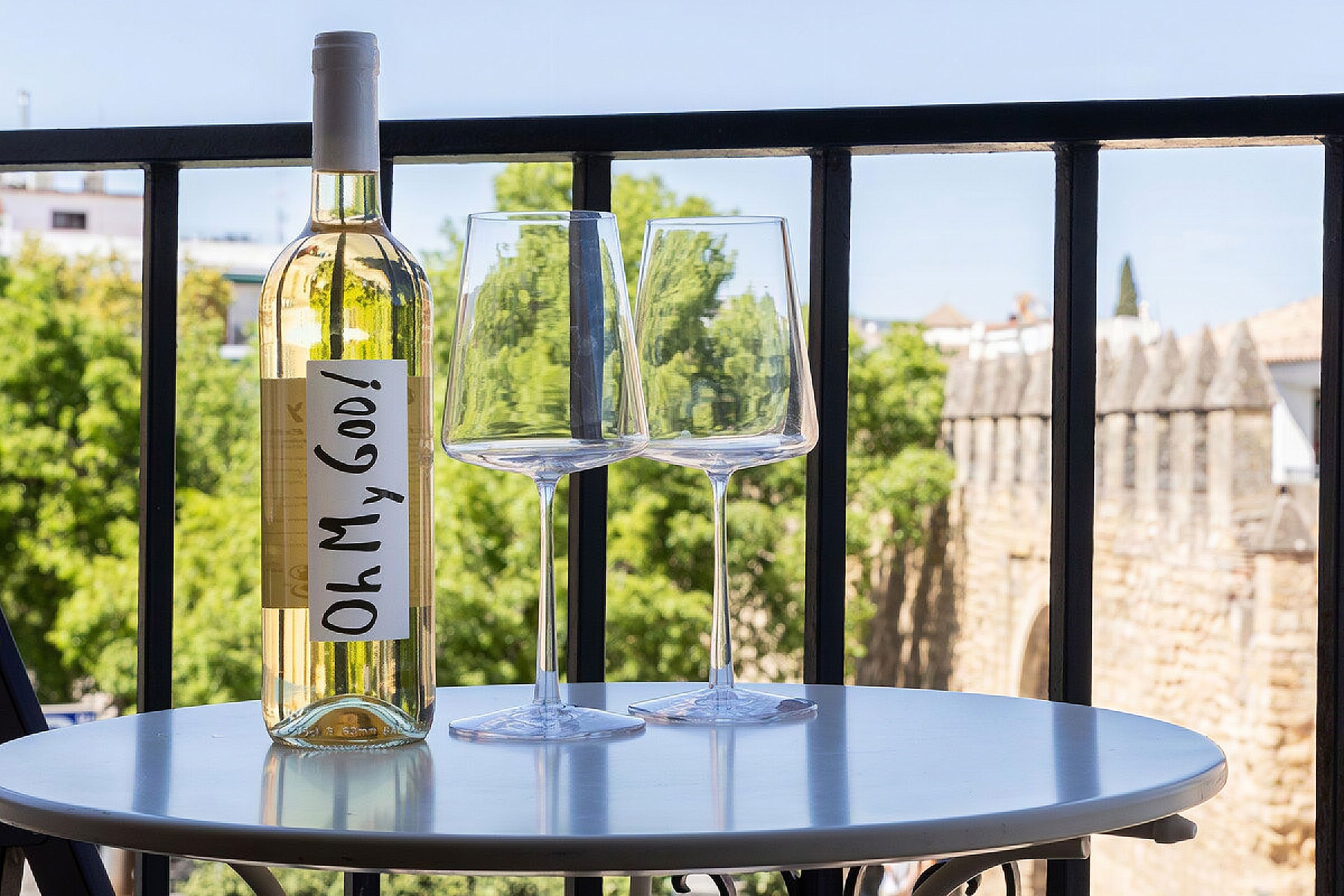 Punto de referencia cercano, Balcón / terraza, Nearby landmark, Balcony/Terrace