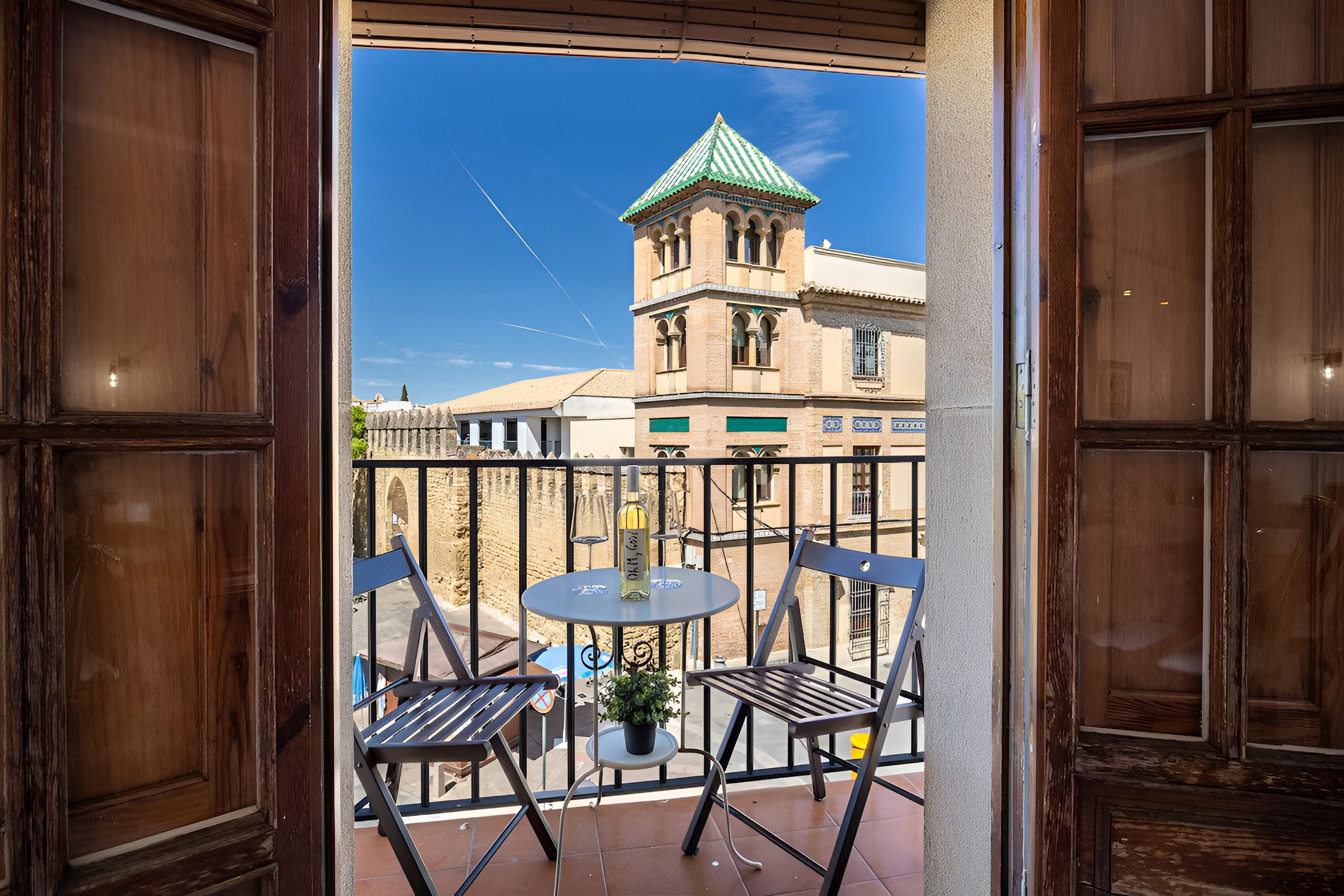 Punto de referencia cercano, Balcón / terraza, Nearby landmark, Balcony/Terrace