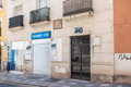 Alojarse en Calle Refino significa estar en el corazón de Málaga.