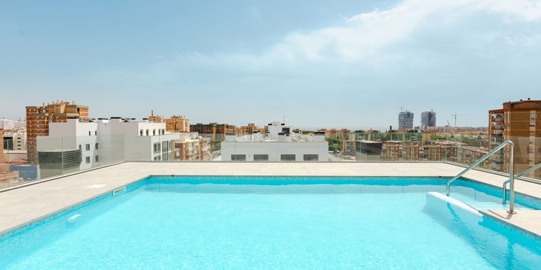 This modern and elegant apartment offers you the perfect combination of comfort
