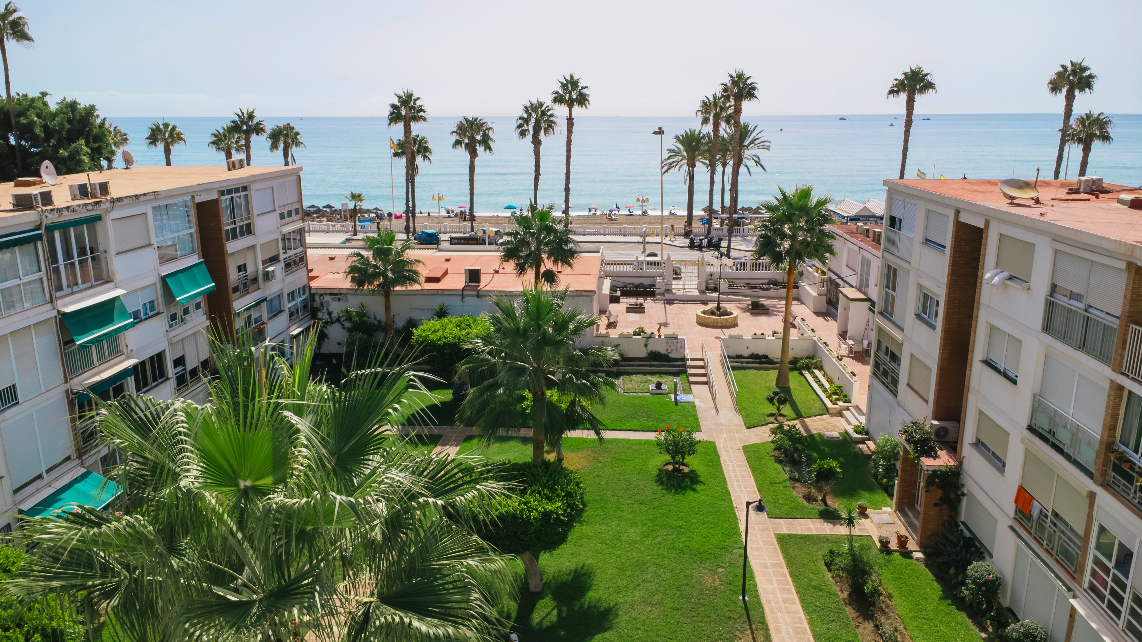 Encantador estudio frente al mar con piscina