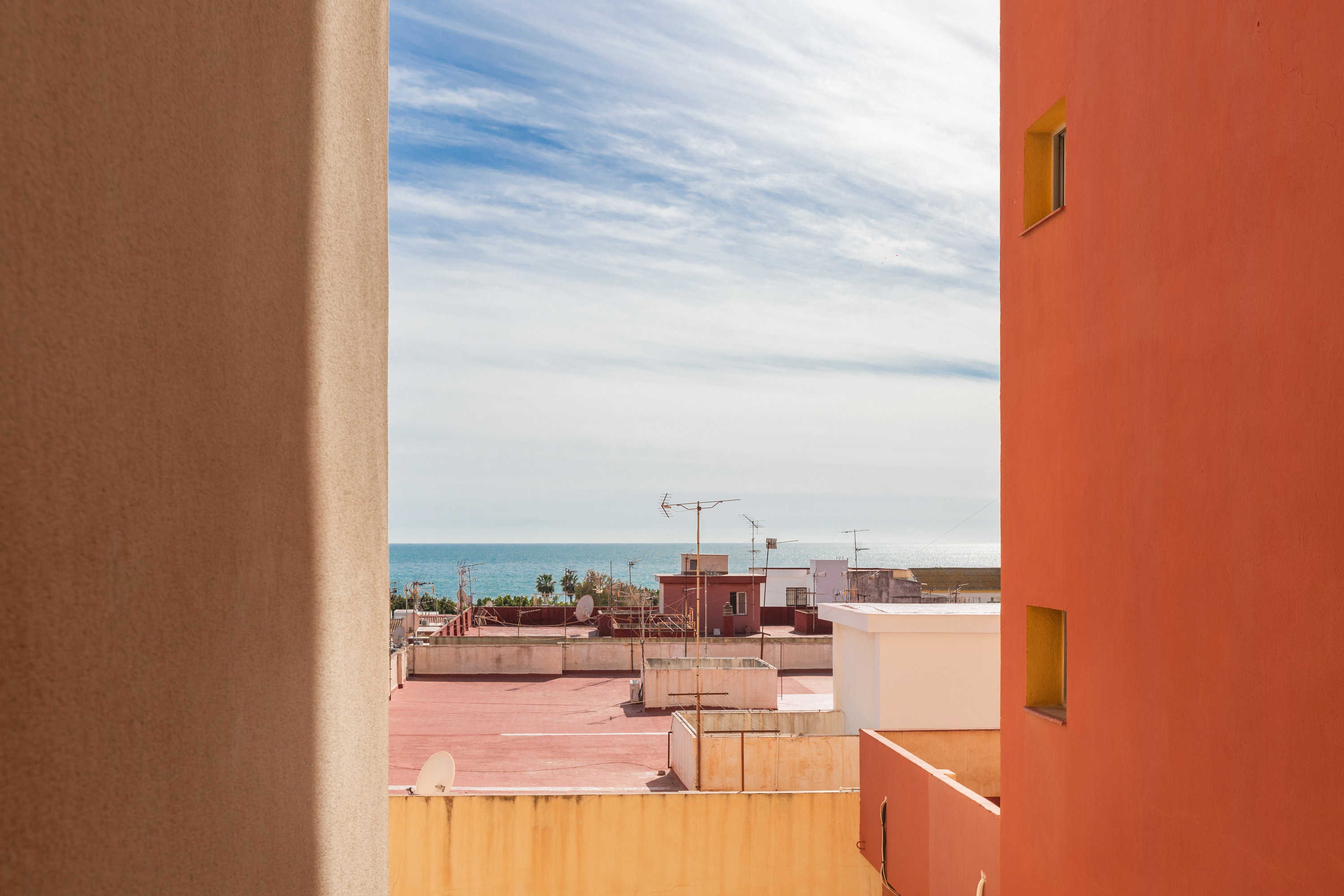 This cozy and spacious accommodation, in a quiet area of Málaga's El Palo