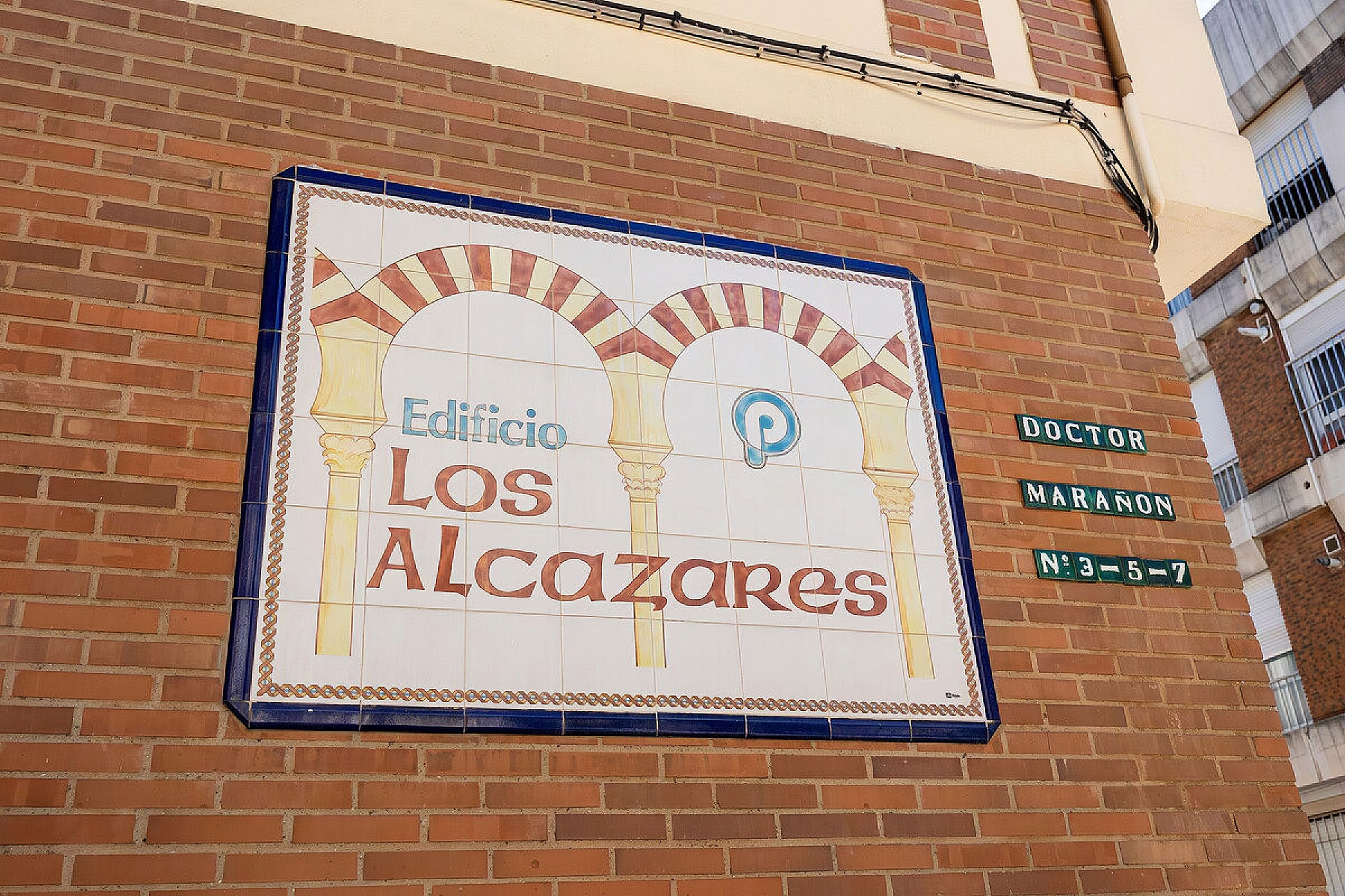 Zona y las instalaciones, Area and facilities