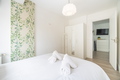 roomsBed