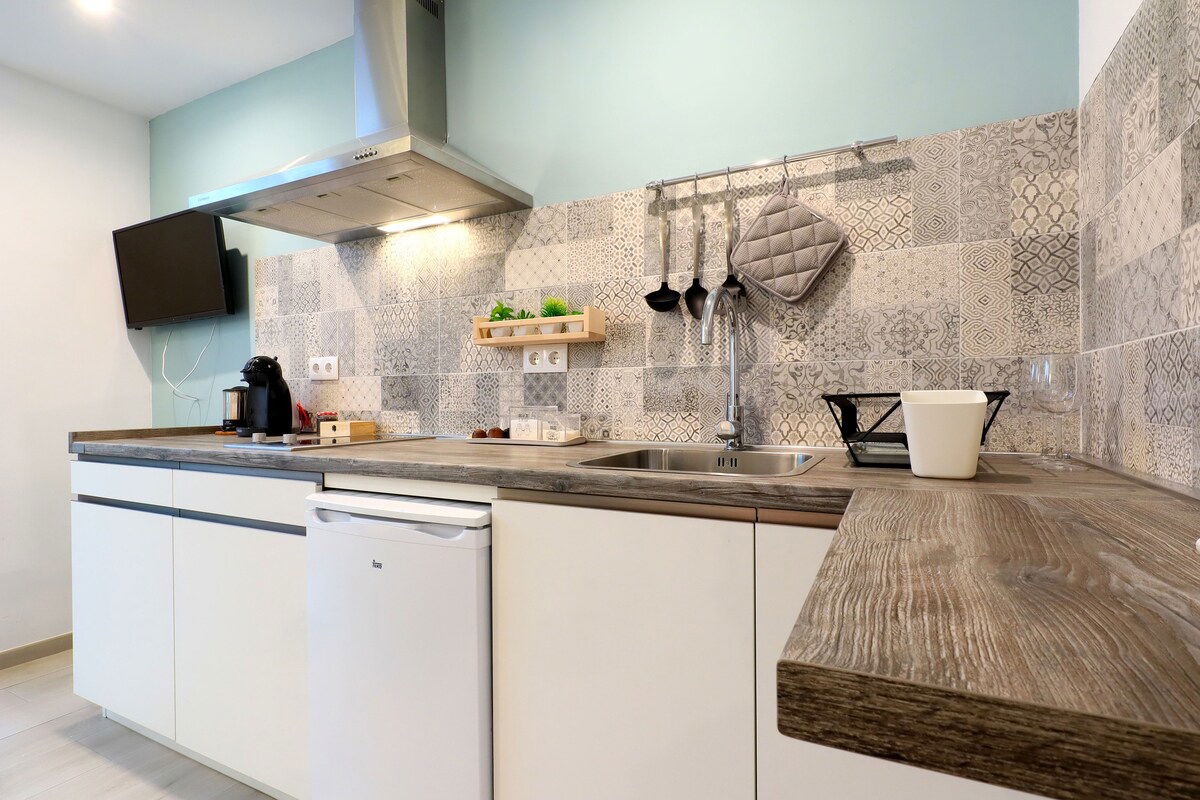 Magnificent studio, located a few minutes' walk from the Mosque