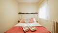 roomsBed