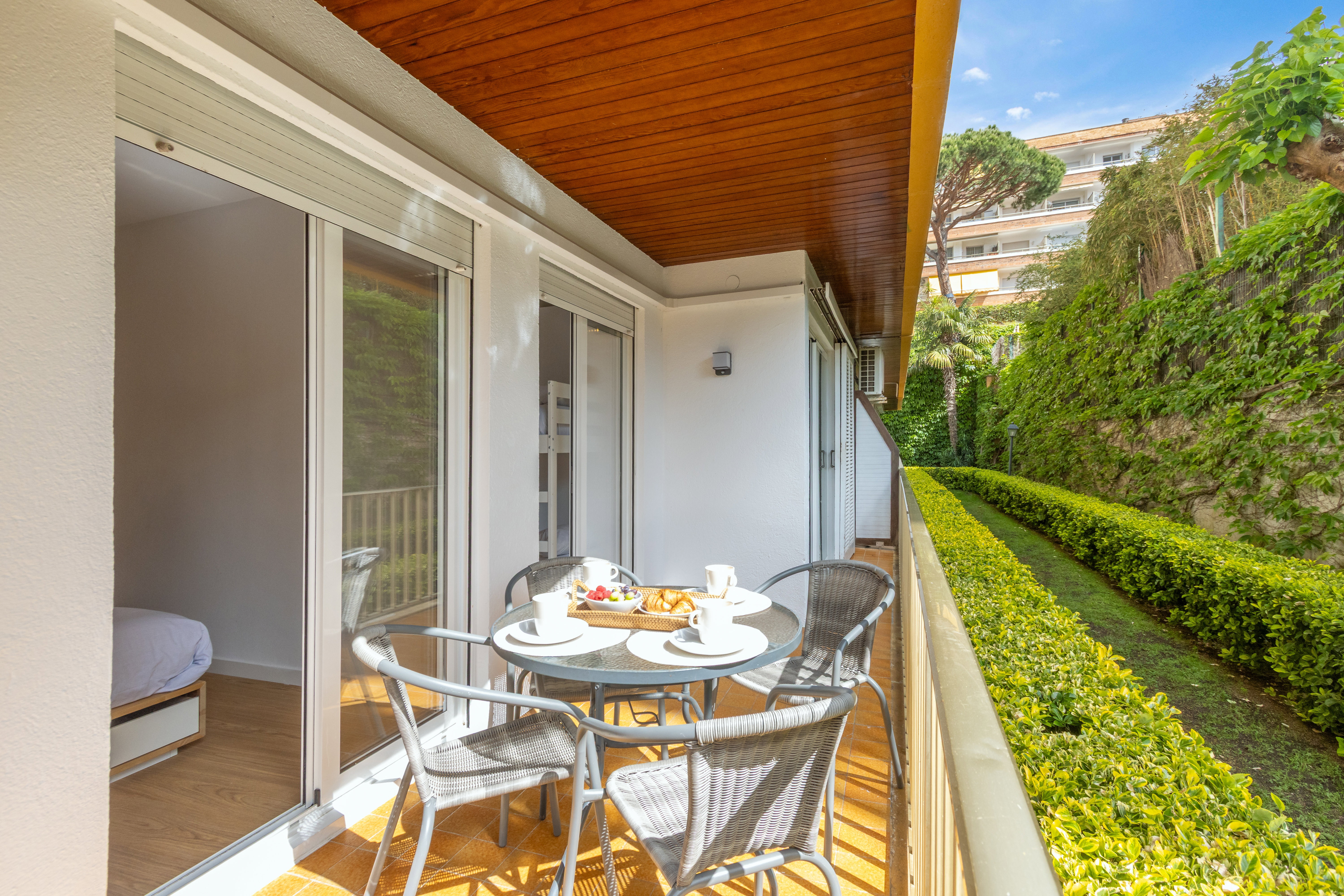 Apartamento familiar con piscina junto a la playa