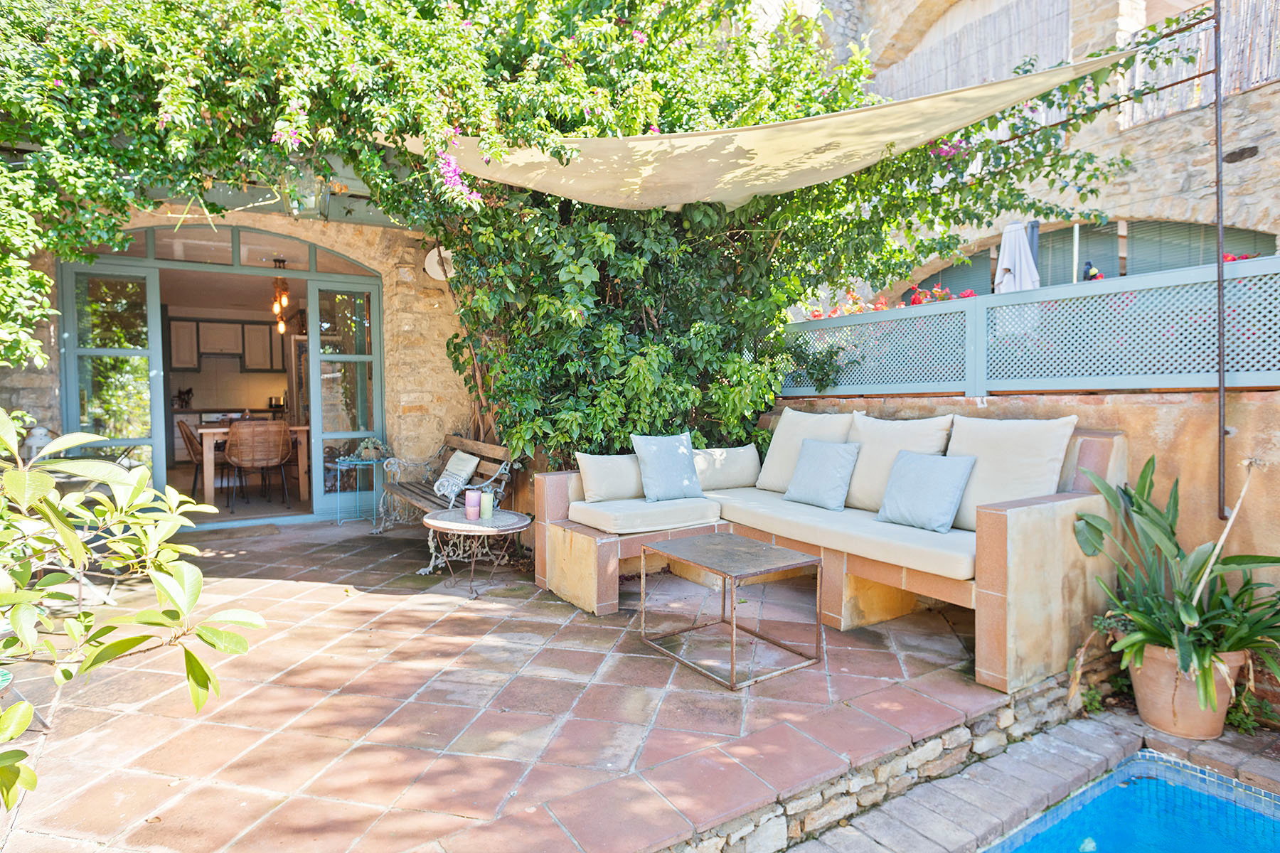 Charming house in Peratallada