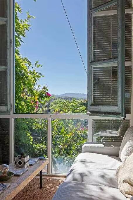 Charming house in Peratallada