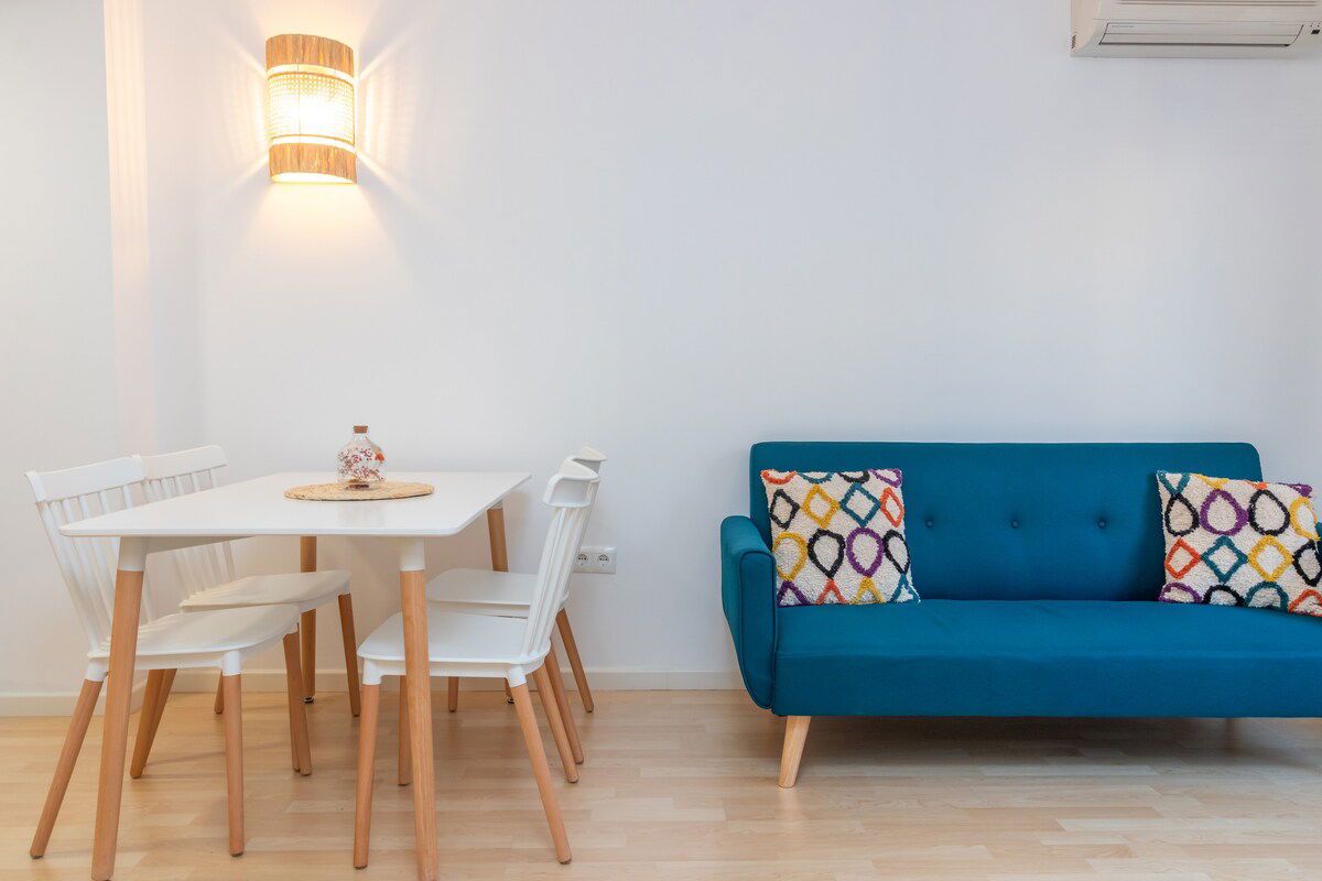 Cozy Apartment by the Sea