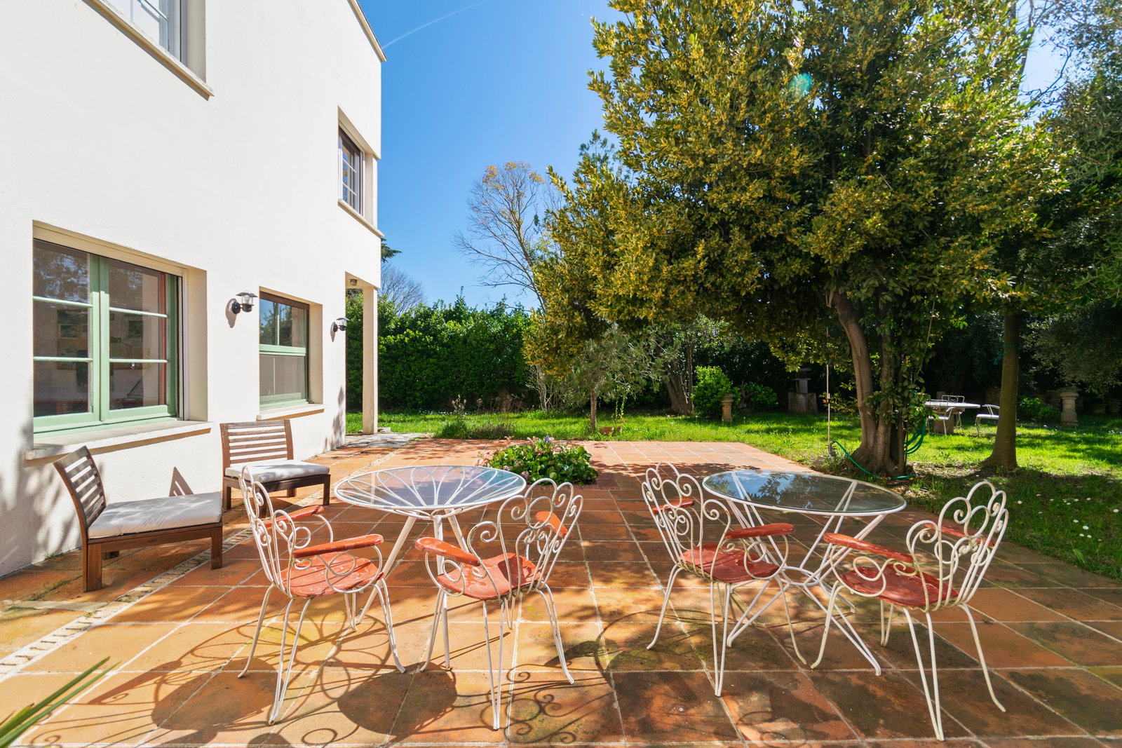 Moderna casa luminosa con gran jardín en Begues
