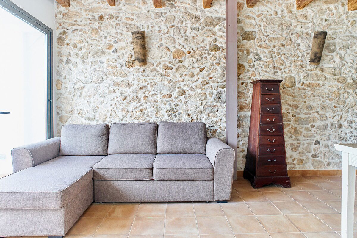 Beautiful and cozy, newly restored house