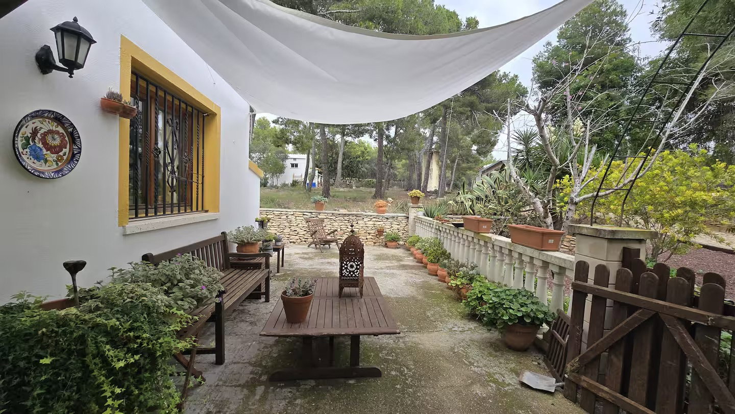 Rural House with Pool for Large Groups