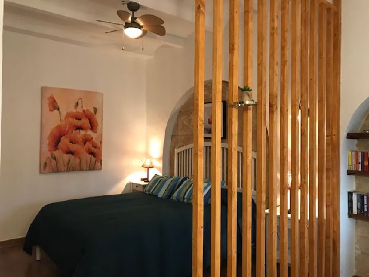 Excellent open plan apartment with amazing sea views for 2 with AC and WiFi