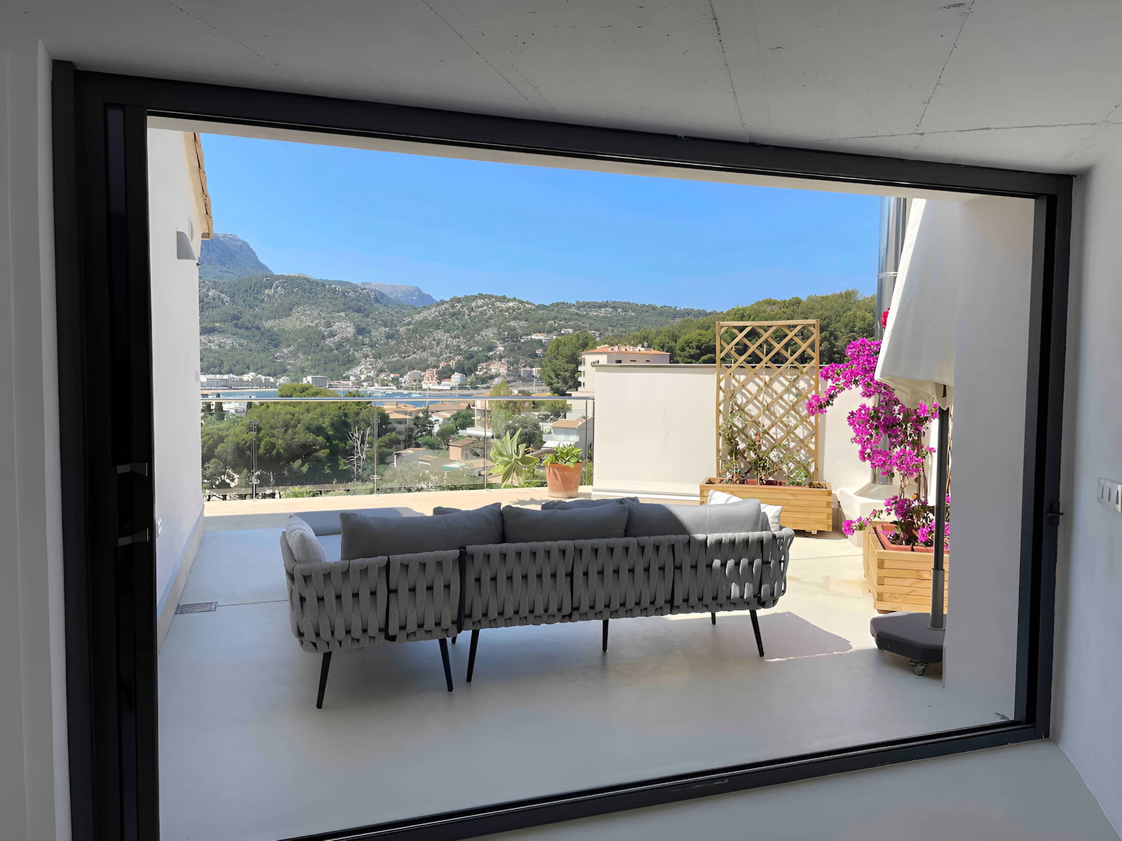Stunning, spacious 6 bedroom villa in Port de Soller, with breathtaking sea view