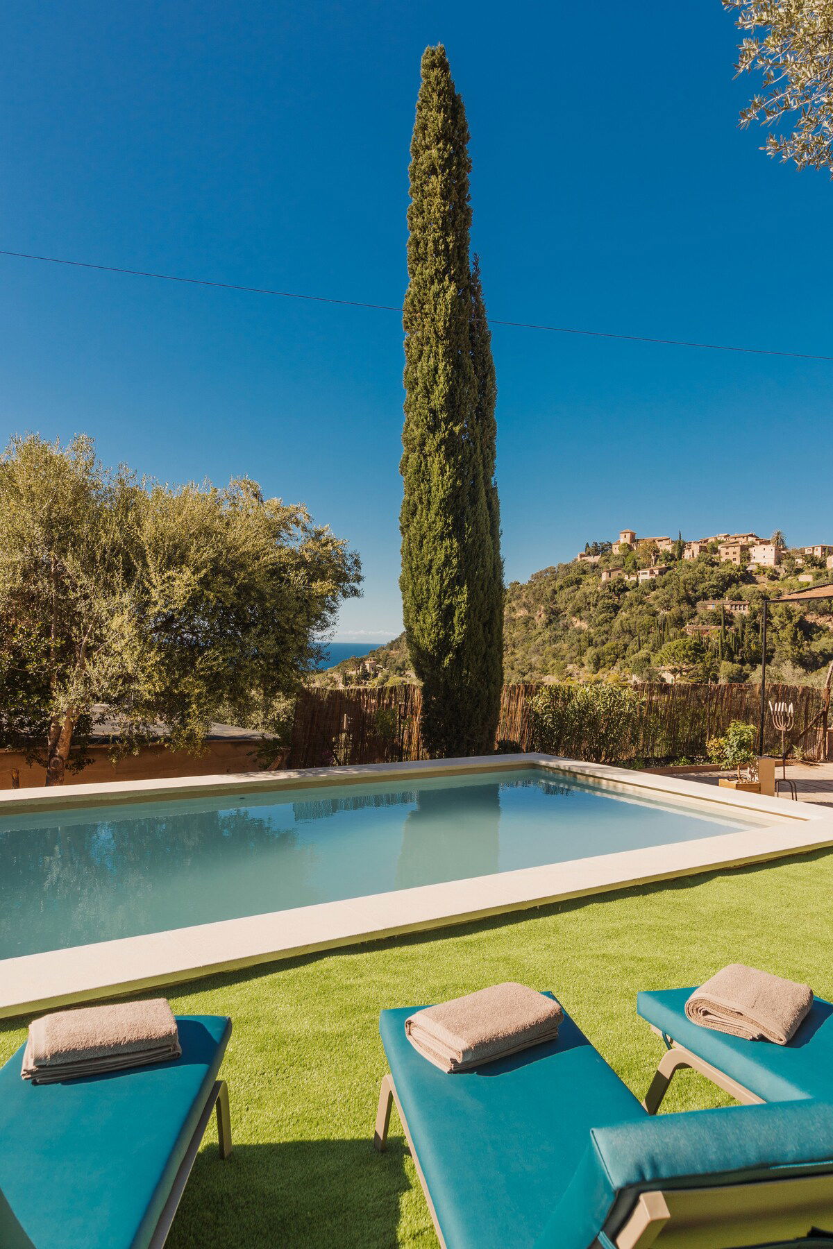 Stunning spacious 4-bedroom villa in Mallorca with private heated pool & parking