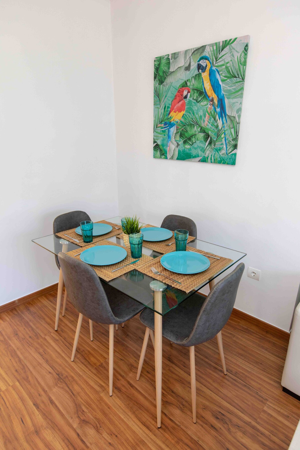 Apartamento exterior, espacioso, luminoso y acogedor, a solo 40 m de la playa...