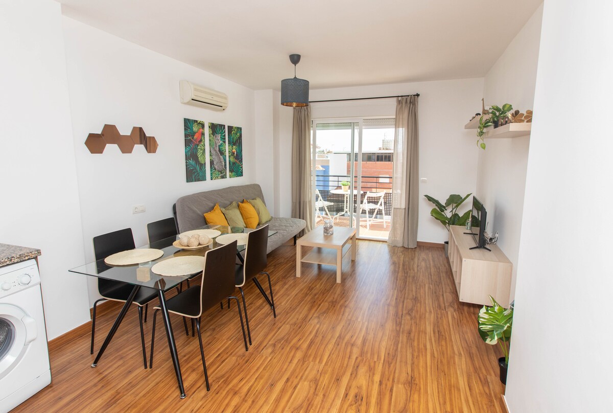 Apartamento exterior, espacioso, luminoso y  acogedor, a solo 40 m de la playa