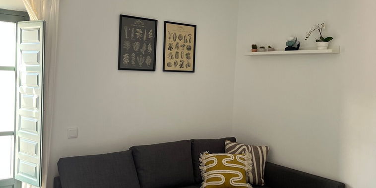 Disfruta de este acogedor y luminoso apartamento, ubicado en un barrio tranquilo