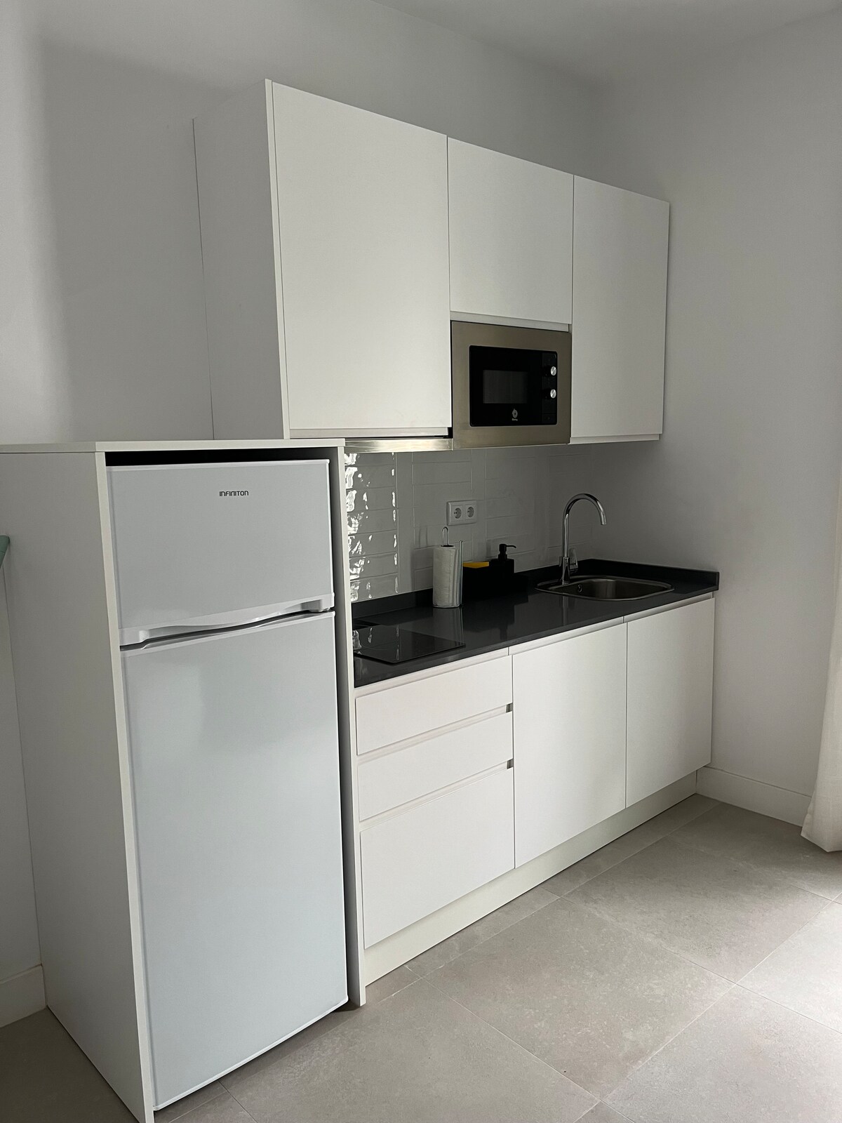 Disfruta de este acogedor y luminoso apartamento, ubicado en un barrio tranquilo