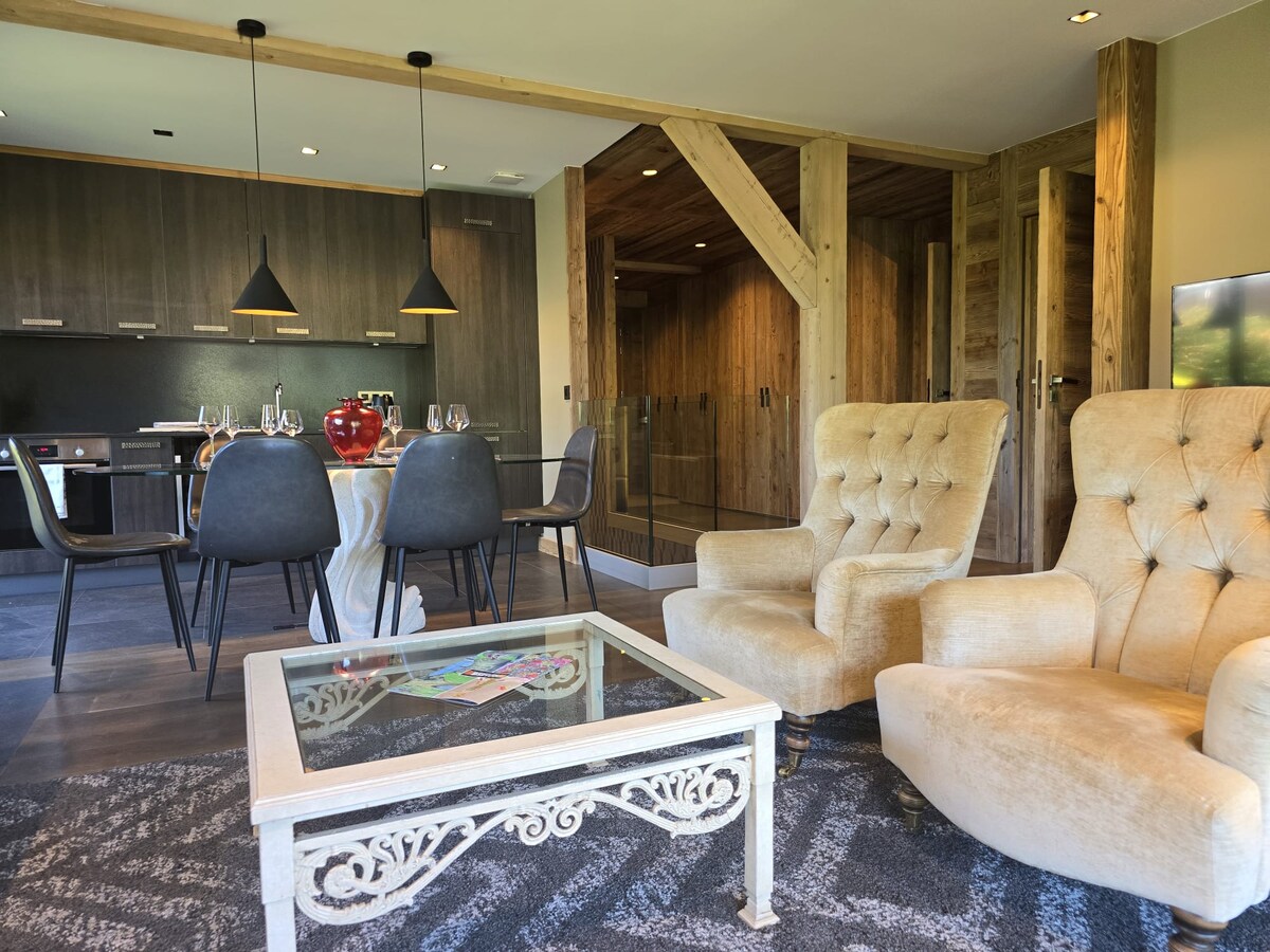 Magnificent 120 m² duplex located in a private, newly built chalet in a quiet se