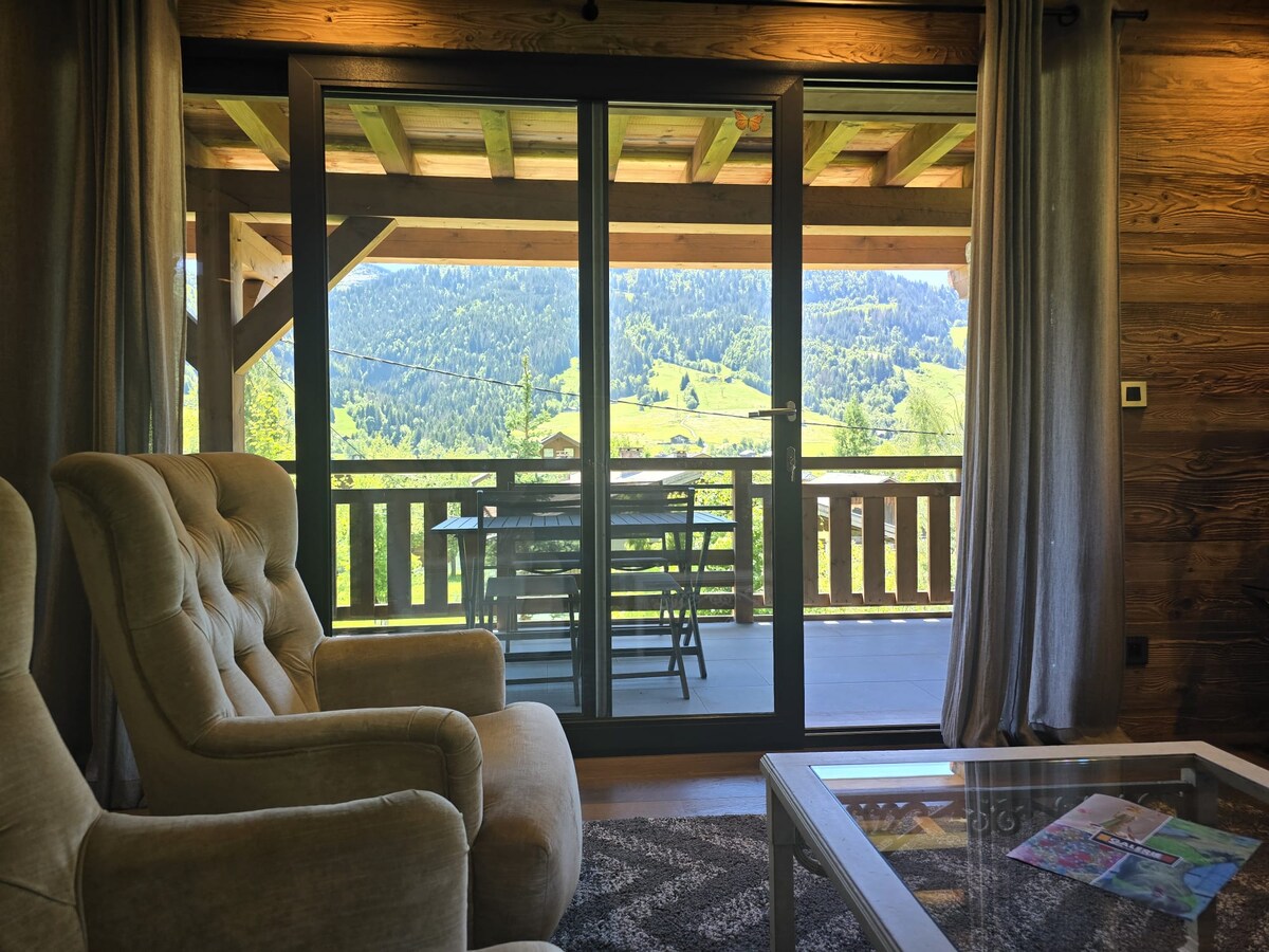 Magnificent 120 m² duplex located in a private, newly built chalet in a quiet se