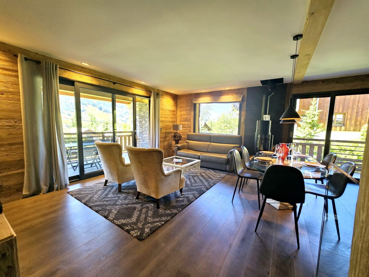 Magnificent 120 m² duplex located in a private, newly built chalet in a quiet se