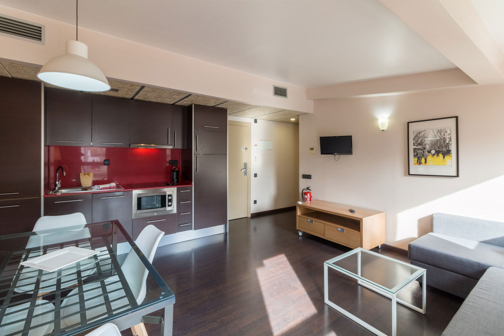 Spacious apartment with 2 bedrooms for four people, in 4 single beds