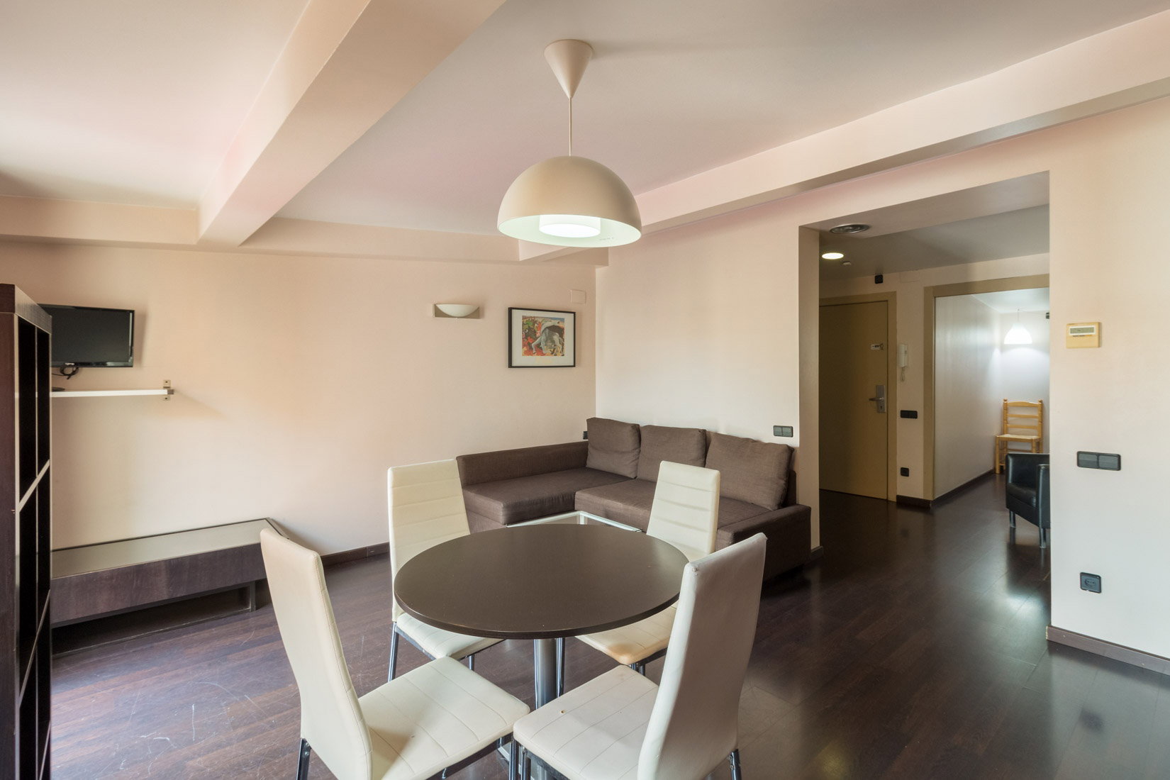 Encantador apartamento muy bien situado.