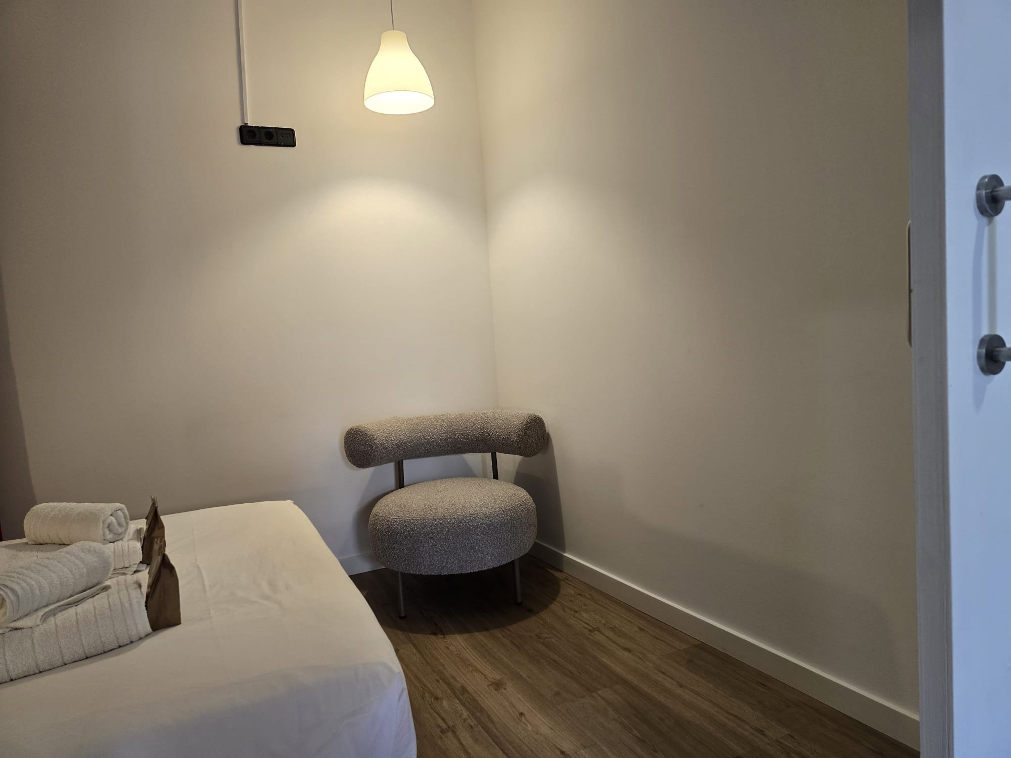 Charming apartment very well located.